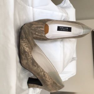 Look like snakeskin. Cool